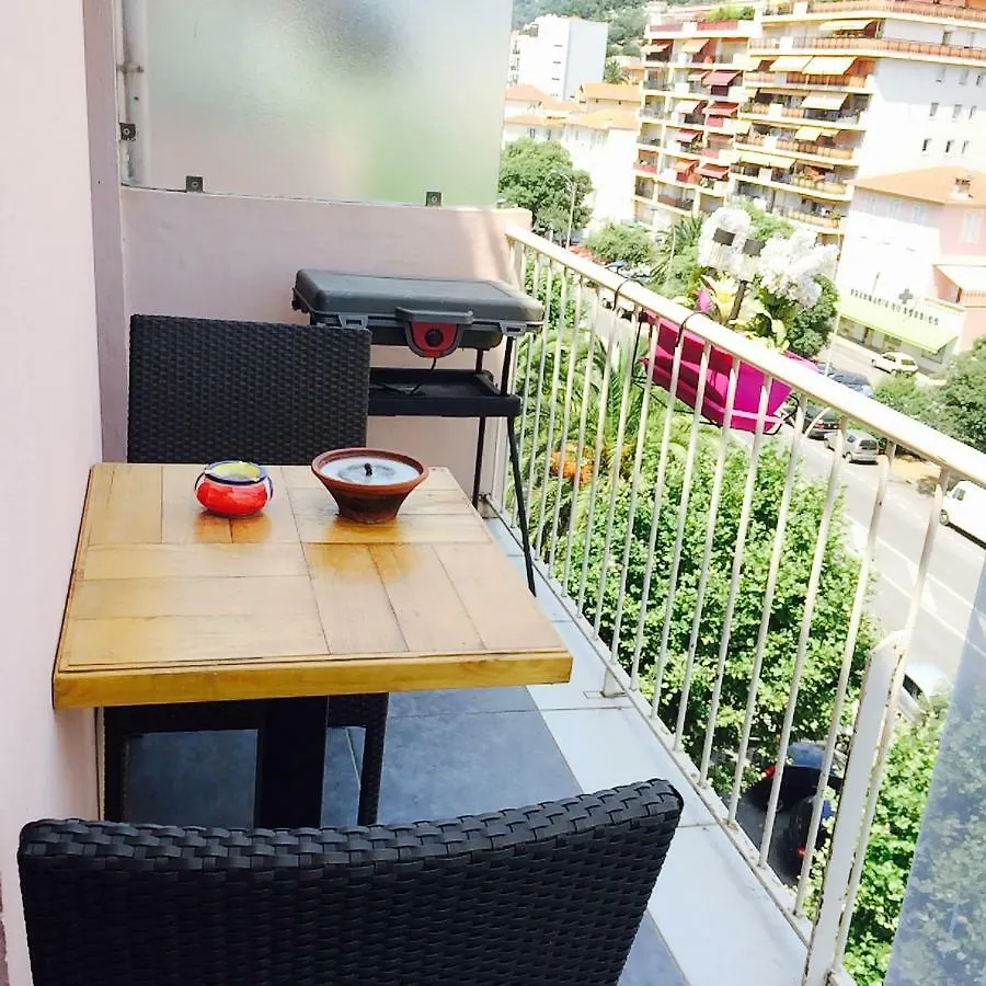 Chambre dans guest house Borrigo Menton France